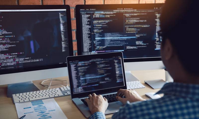 数据科学选型:R与Python如何赋能翼城县网站建设?
